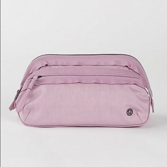 lululemon toiletry bag